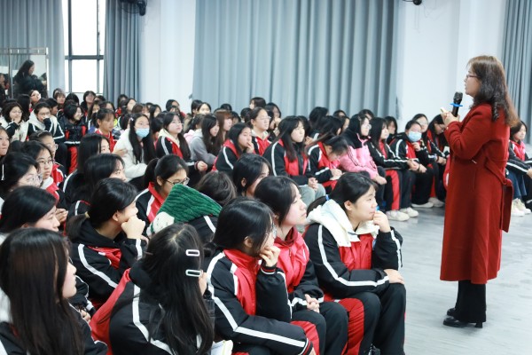 常德新德才職業(yè)學(xué)校,常德新德才,常德招生就業(yè),電子商務(wù)專業(yè)學(xué)校,專業(yè)學(xué)校報考哪里好